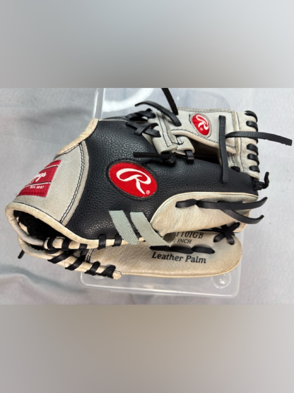 Rawlings Leather Playmaker Zero Shock Kids Baseball Glove with Minimal Wear